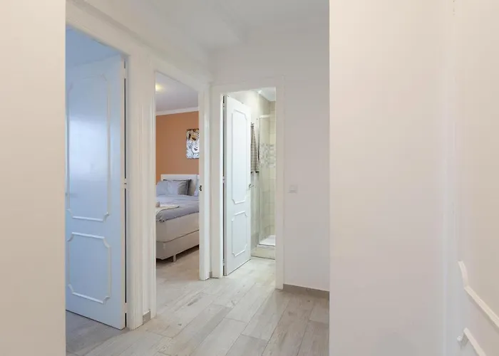 Mar Del Plata 8 Bed * Fuengirola