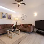 Mar Del Plata 8 Bed