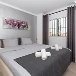 Mar Del Plata 8 Bed *