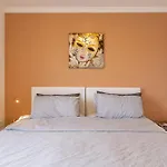 Mar Del Plata 8 Bed *
