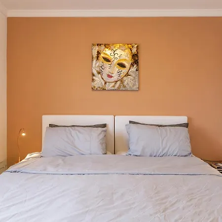 Mar Del Plata 8 Bed *